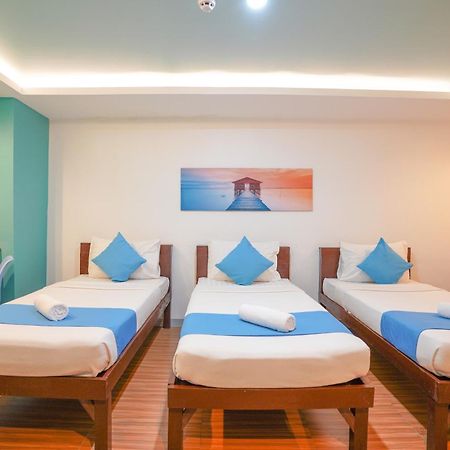 Arzo Hotel Premier Makati City Exterior photo